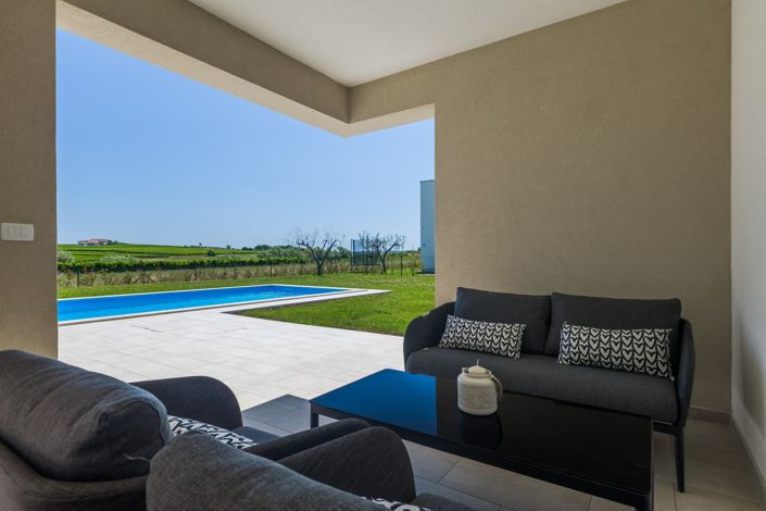 Image No.20-4 Bed Property for sale