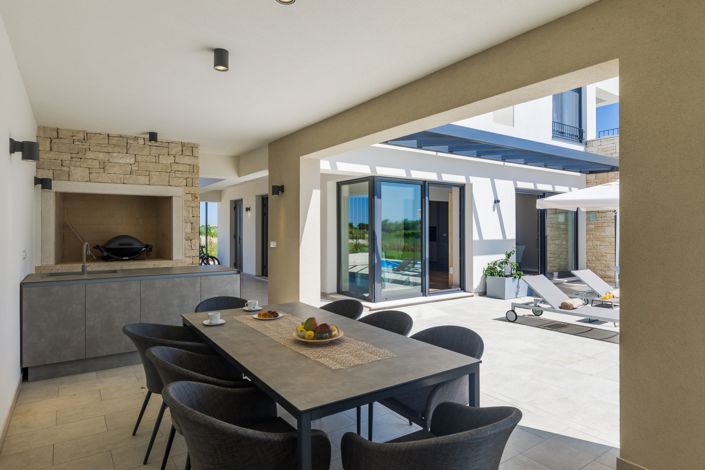 Image No.22-4 Bed Property for sale