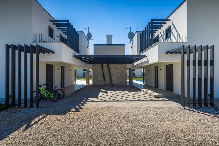 Image No.7-4 Bed Property for sale