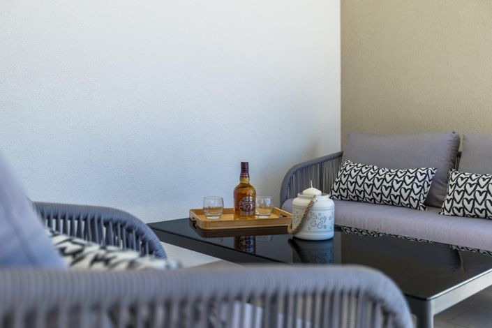 Image No.18-8 Bed Property for sale