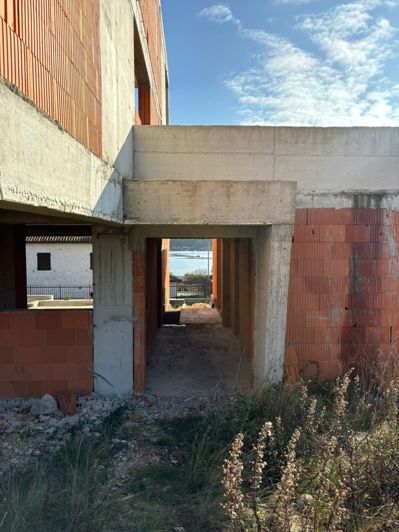 Image No.16-4 Bed Property for sale