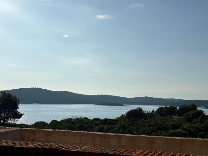 Image No.4-4 Bed Property for sale