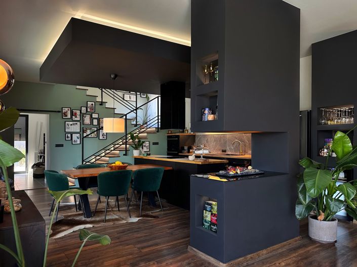 Image No.8-3 Bed Property for sale