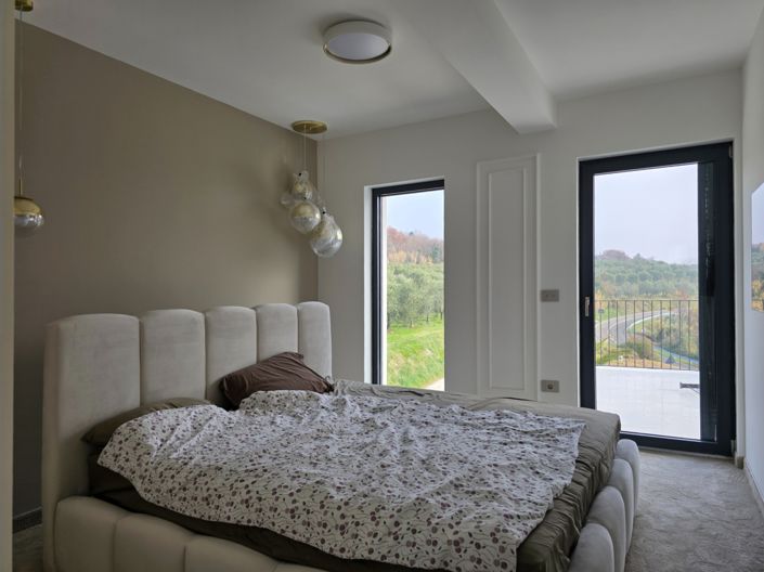 Image No.18-3 Bed Property for sale