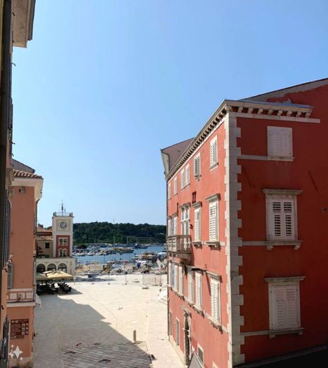 Image No.2-Propriété de 6 chambres à vendre à Rovinj