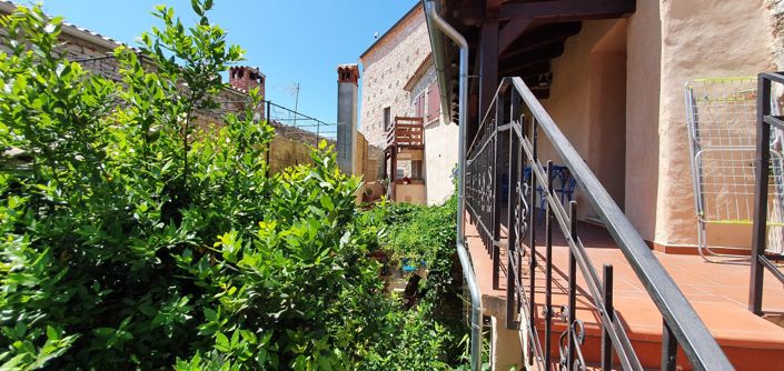 Image No.19-5 Bed Property for sale