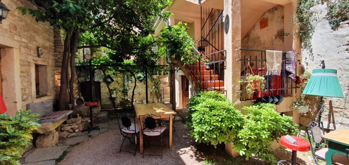 Image No.2-5 Bed Property for sale