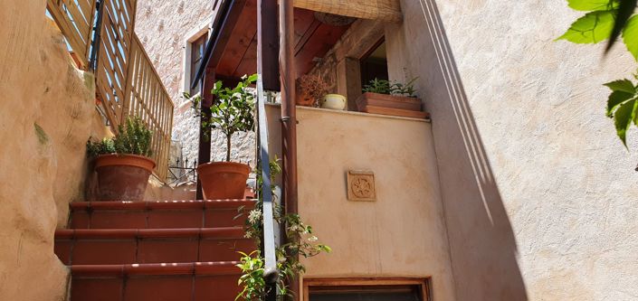 Image No.22-5 Bed Property for sale