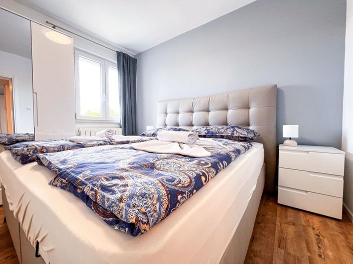 Image No.18-7 Bed Property for sale