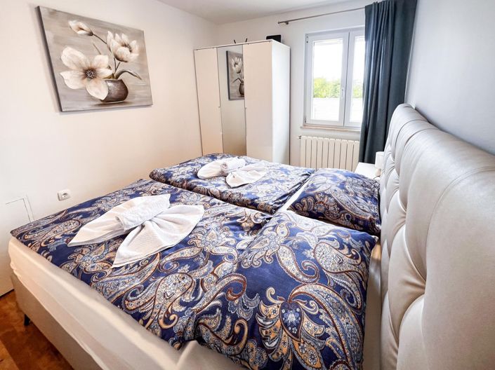 Image No.19-7 Bed Property for sale