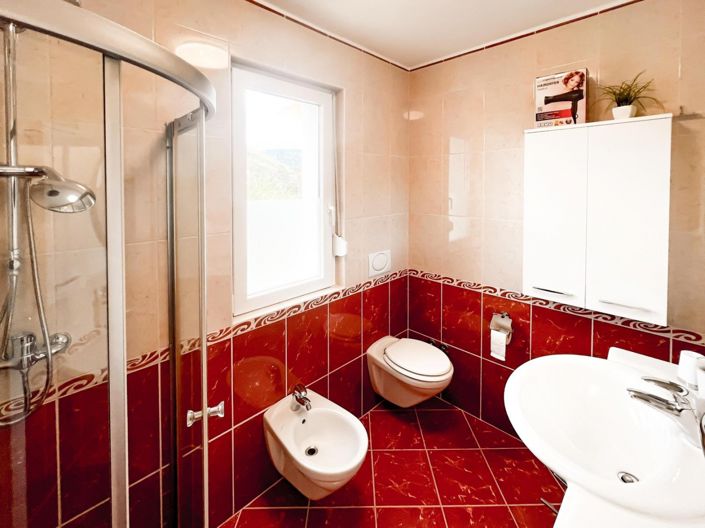 Image No.22-7 Bed Property for sale