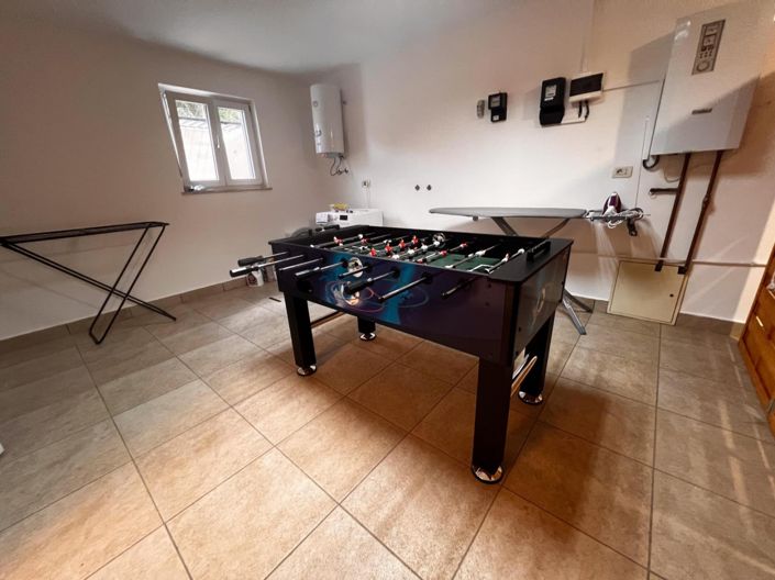 Image No.25-7 Bed Property for sale