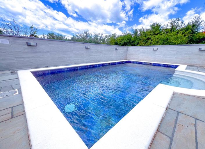 Image No.3-7 Bed Property for sale