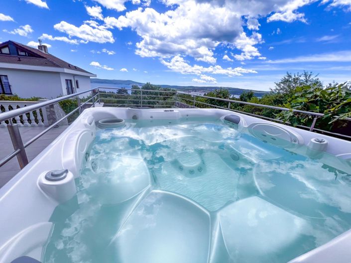 Image No.5-7 Bed Property for sale