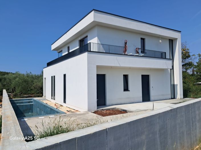 Image No.2-Propriété de 3 chambres à vendre à Porec