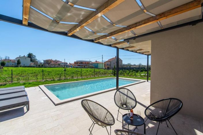 Image No.3-Propriété de 4 chambres à vendre à Krnica