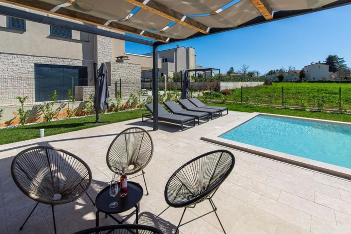 Image No.4-Propriété de 4 chambres à vendre à Krnica