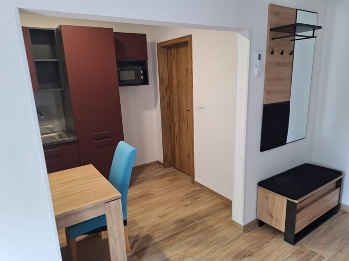 Image No.14-7 Bed Property for sale