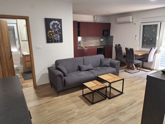 Image No.3-7 Bed Property for sale