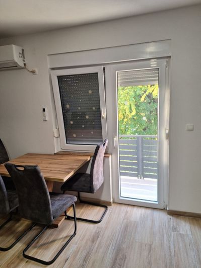 Image No.8-7 Bed Property for sale