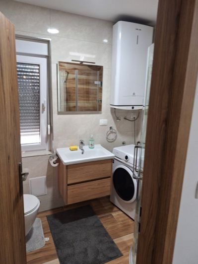 Image No.9-7 Bed Property for sale