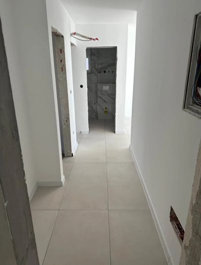 Image No.8-6 Bed Property for sale