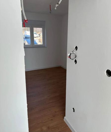 Image No.9-6 Bed Property for sale