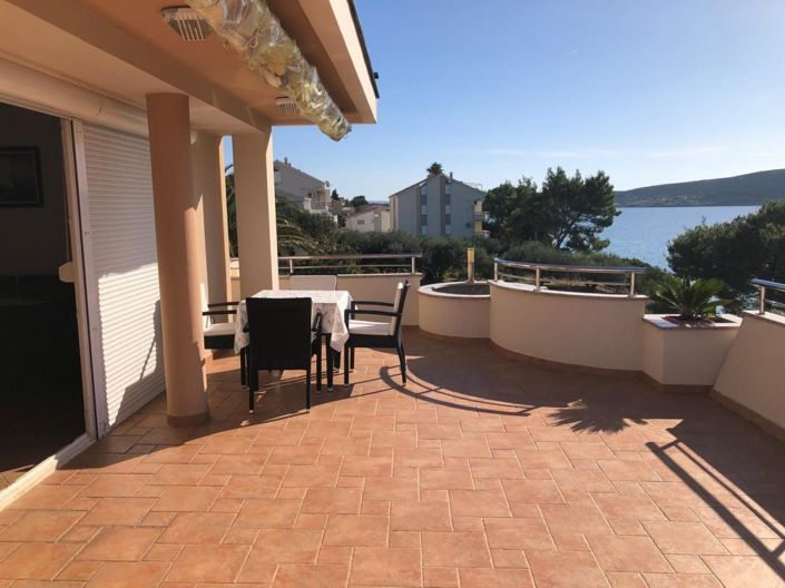 Image No.2-7 Bed Property for sale