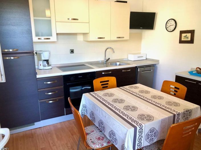 Image No.7-7 Bed Property for sale