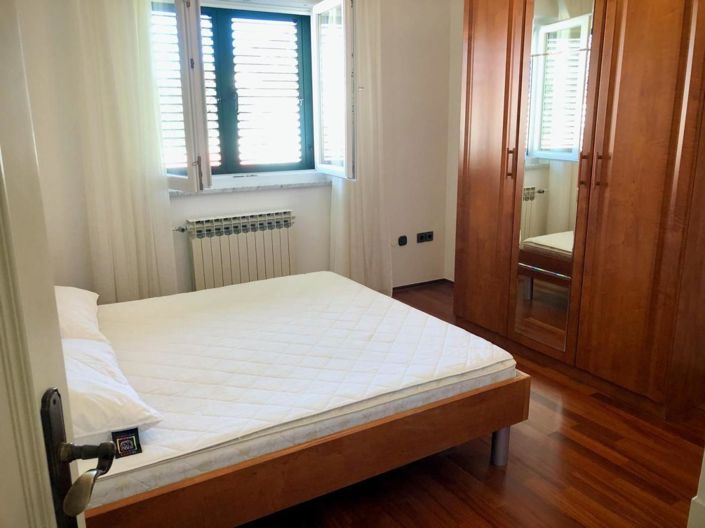 Image No.8-7 Bed Property for sale