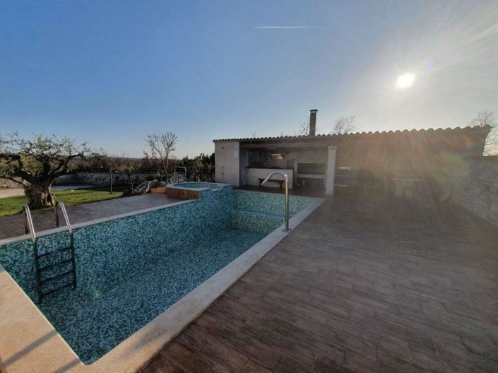 Image No.10-5 Bed Property for sale