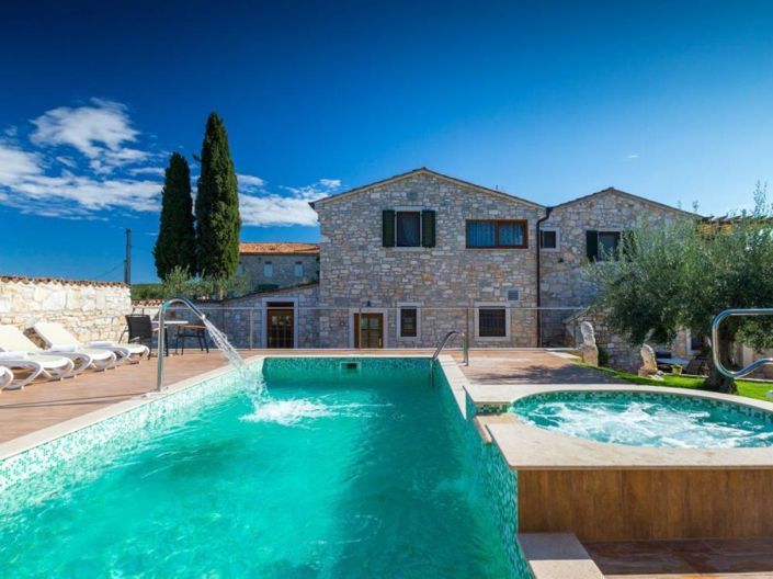 Image No.2-5 Bed Property for sale