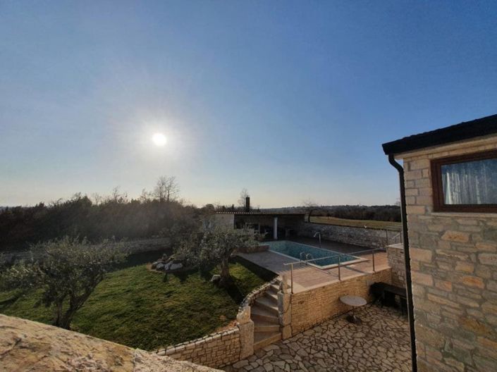 Image No.24-5 Bed Property for sale