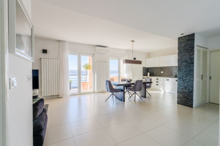 Image No.3-6 Bed Property for sale