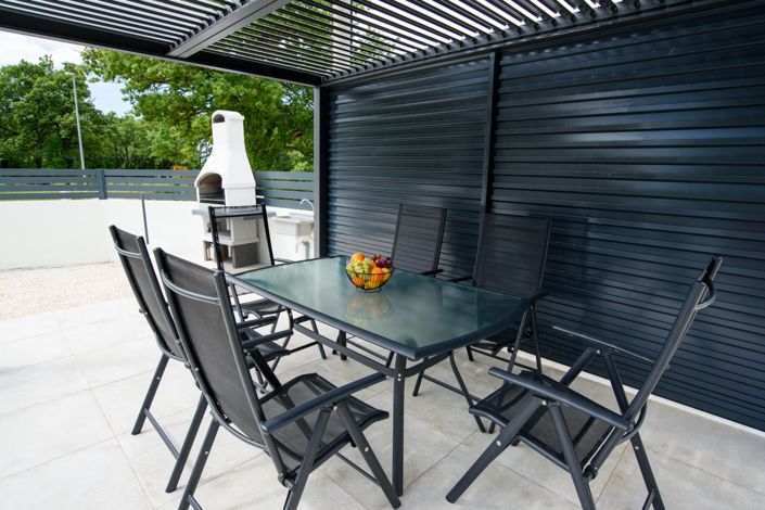 Image No.10-3 Bed Property for sale