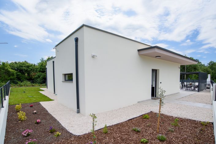 Image No.12-3 Bed Property for sale