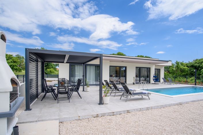 Image No.3-3 Bed Property for sale