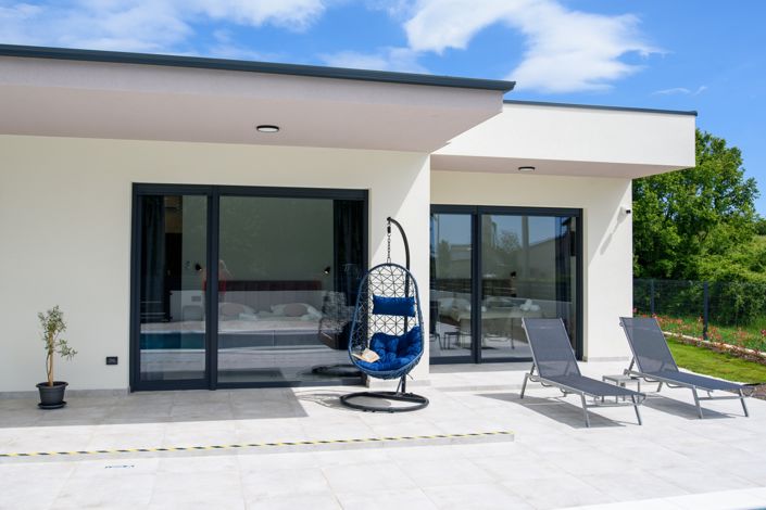 Image No.6-3 Bed Property for sale