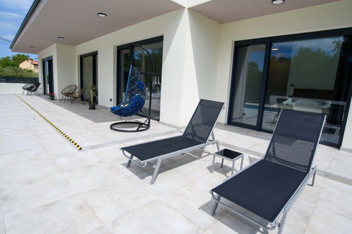 Image No.7-3 Bed Property for sale