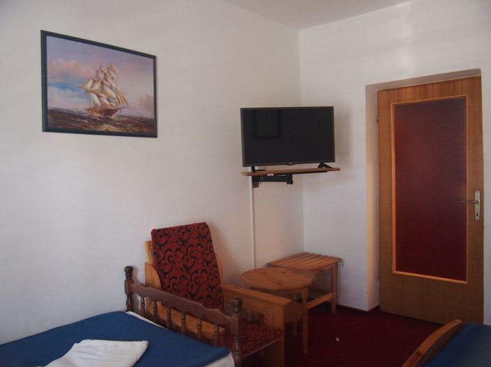 Image No.19-19 Bed Property for sale