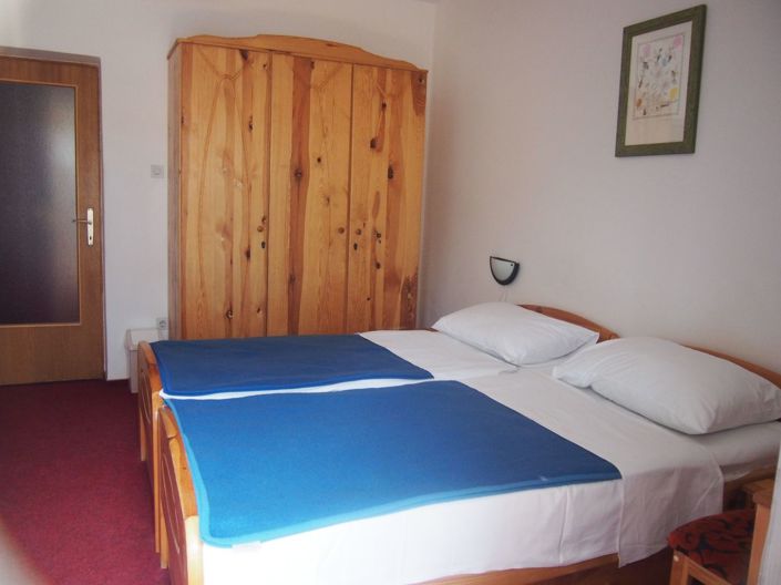 Image No.20-19 Bed Property for sale