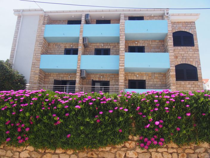 Image No.5-19 Bed Property for sale