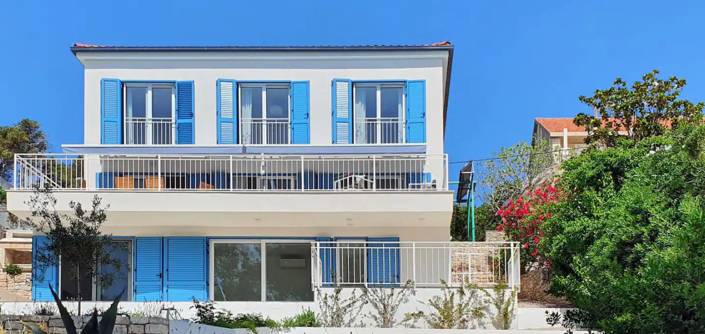 Image No.12-4 Bed Property for sale