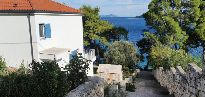 Image No.17-4 Bed Property for sale