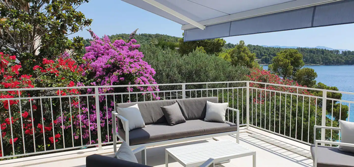 Image No.4-4 Bed Property for sale