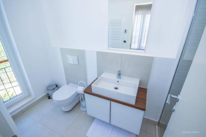 Image No.11-3 Bed Property for sale