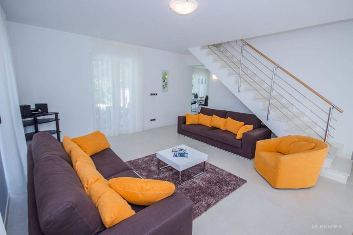 Image No.12-3 Bed Property for sale