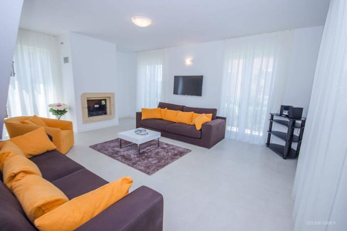 Image No.13-3 Bed Property for sale