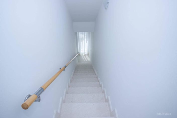 Image No.15-3 Bed Property for sale