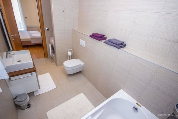 Image No.10-3 Bed Property for sale